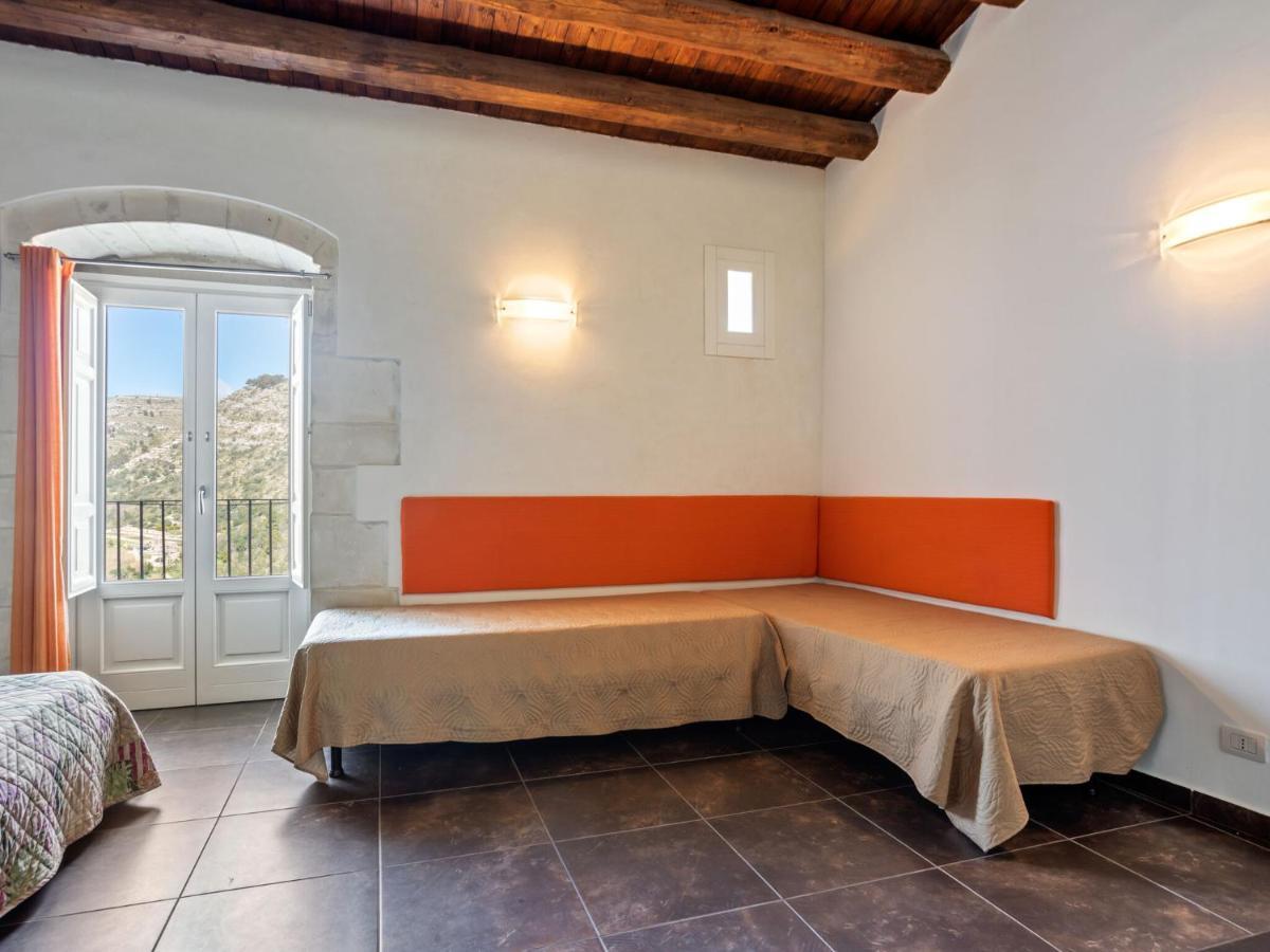 Vintage Holiday Home In Ragusa Ibla With Balcony Luaran gambar